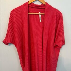 Leo & Nicole Open Front Red Textured Short Sleeve Cardigan, Bat Wing Sleeve, Med